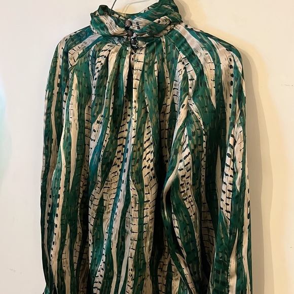 Tess Renaissance Style Button Neck & Sleeve Sz - Picture 3 of 16